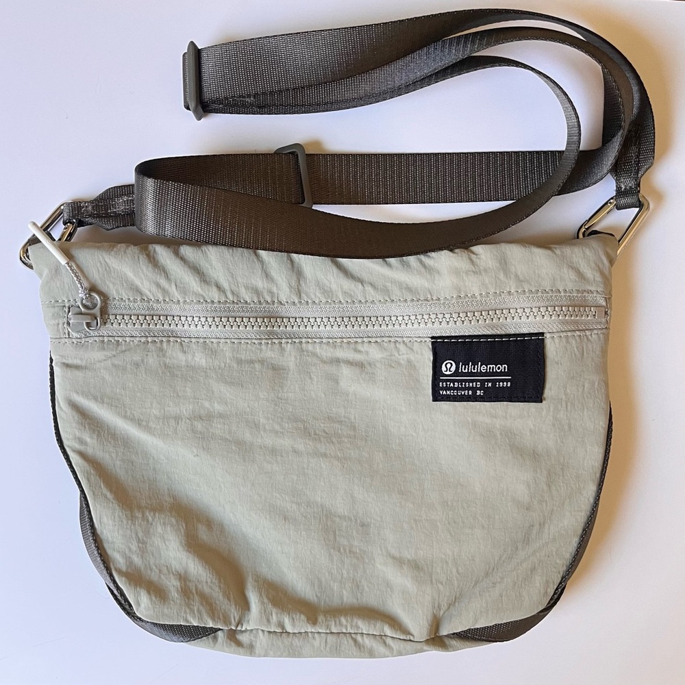 Lululemon Clean Lines Crossbody Bag
